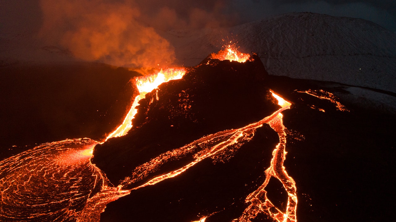 Да сънуваш изригващ вулкан – Значение и тълкуване на съня
